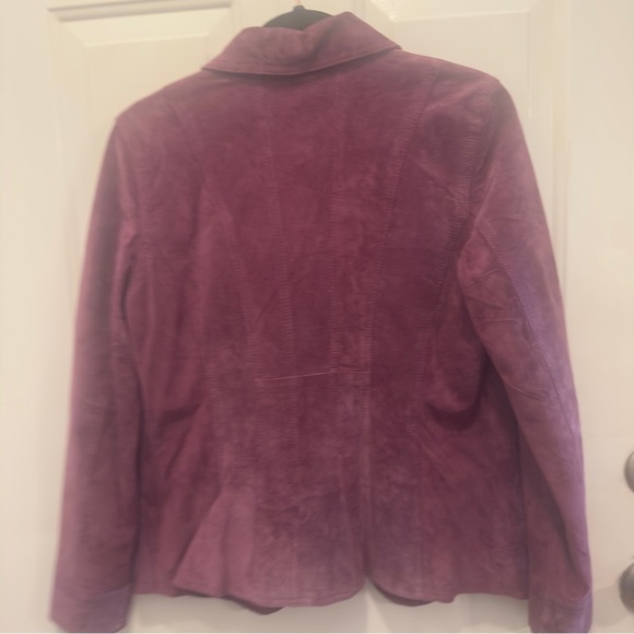 Chic Women's Suede Blazer in Rich Purple - Picture 6 of 8